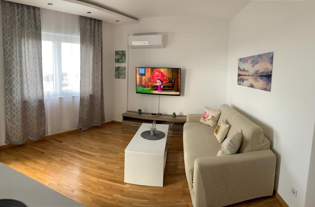 Ive Lole Ribara 38 Apartment เบชิชิ ภายนอก รูปภาพ