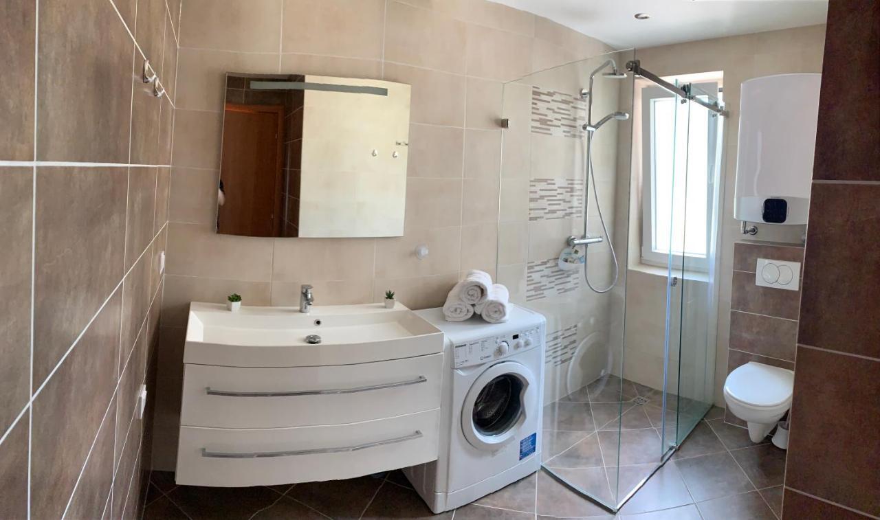 Ive Lole Ribara 38 Apartment เบชิชิ ภายนอก รูปภาพ